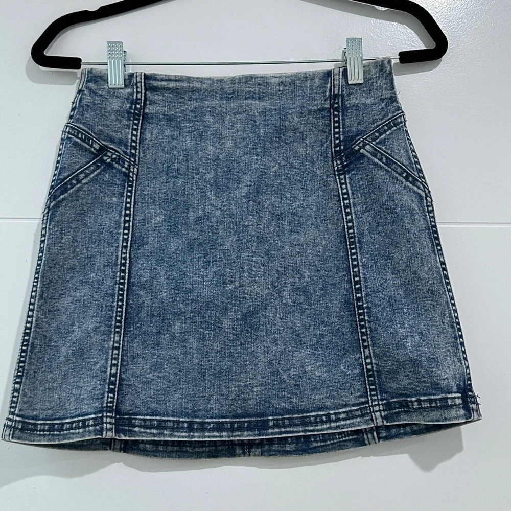 Wild Fable Acid Wash Denim Mini Skirt Blue High Rise | Size 4 - Picture 9 of 14